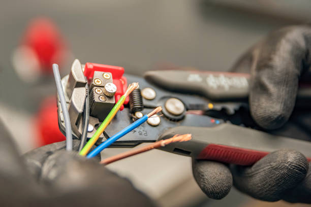 Best Local Electrician Companies  in Oak Hill, OH